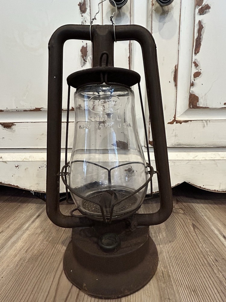 Dietz Vintage Kerosene Lantern