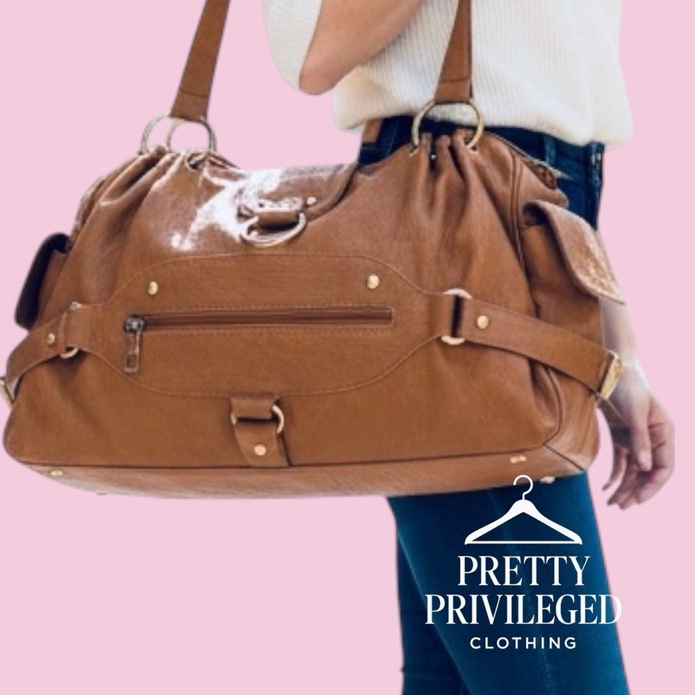 Chic Tan Leather Shoulder Bag