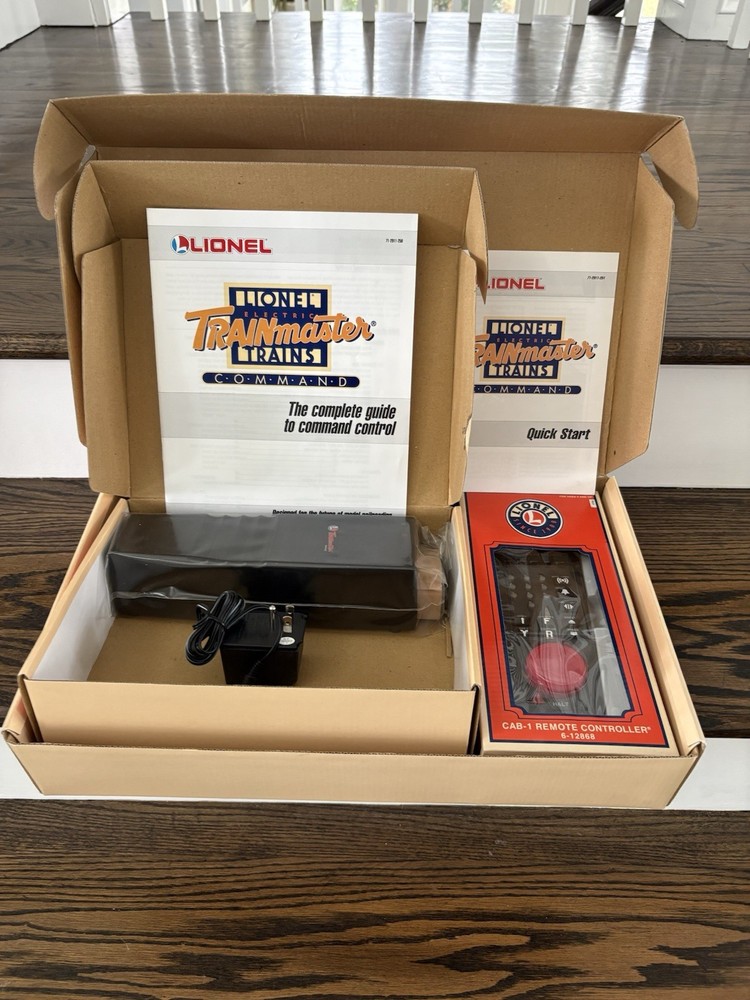 Lionel 6–12969 Trainmaster Command Set Cab-1 Remote & Base NIB Mint