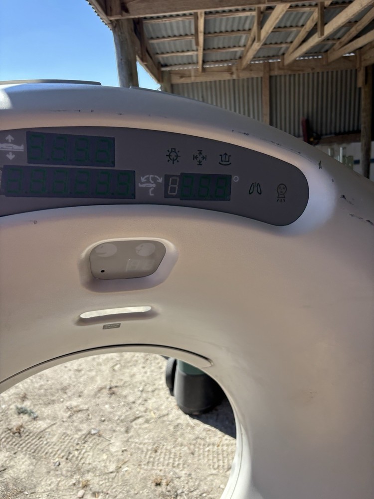 GE LightSpeed Medical Imaging Scanner Housing w/ Control Panel & Electronics
