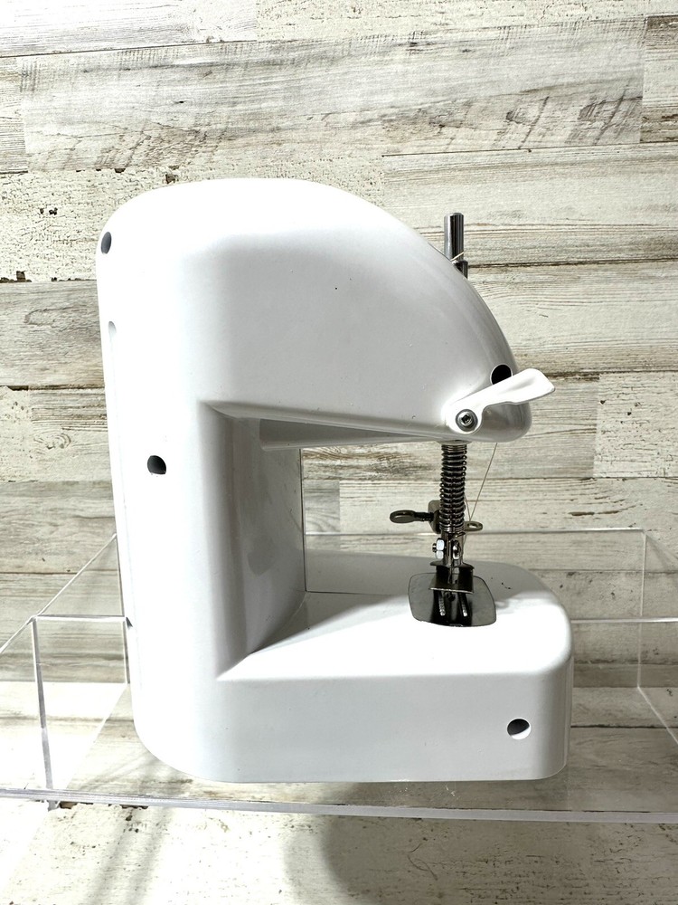 Provo Craft PC Tools Sew Crafty Mini Sewing Machine Hand Held Working Condition