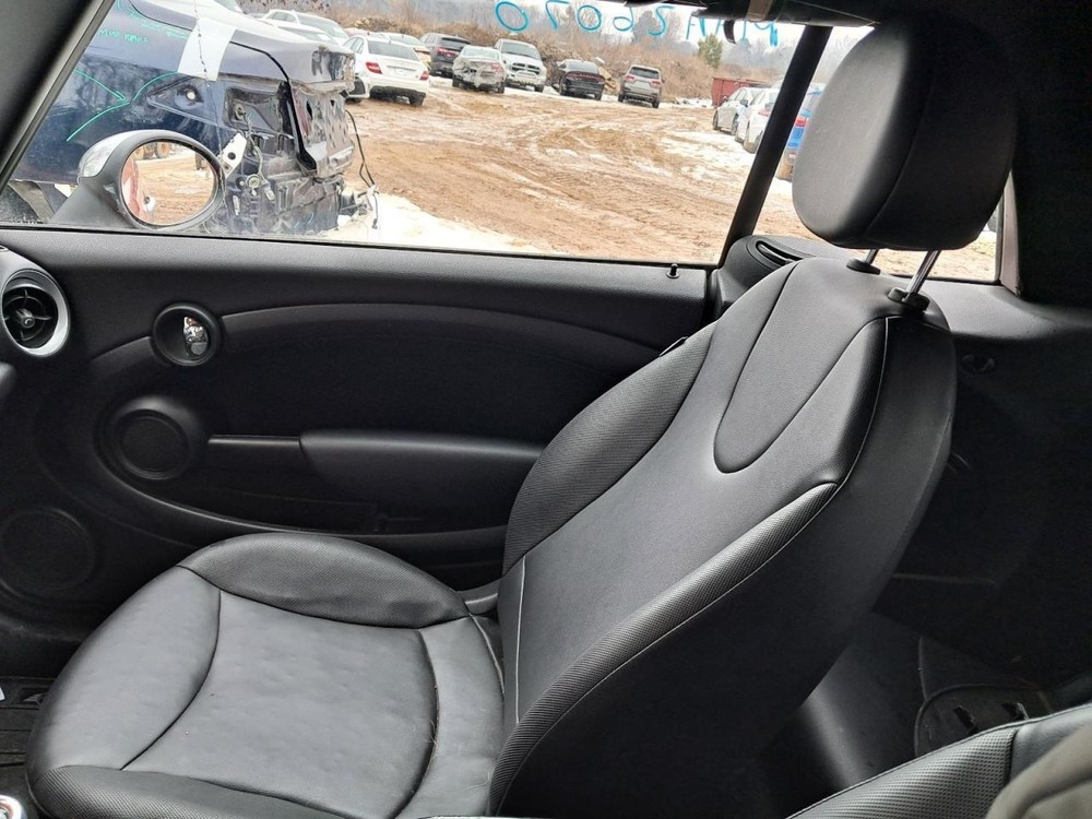 MINI 1 2014 Glove Box 4953938