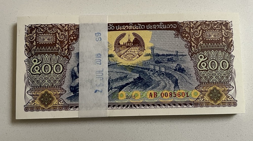 100 Pcs Laos 500 Kip Banknote Unc 1 Bundle
