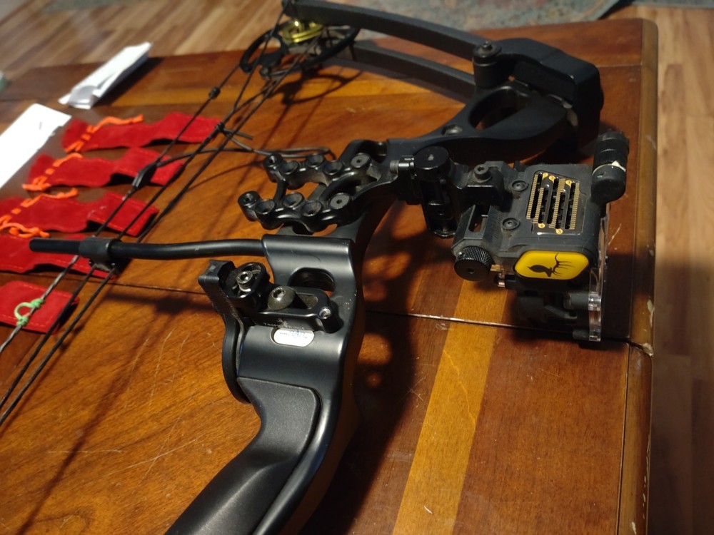 SAS Outrage 70lb Compound Bow Package Trophy Ridge Sight Whisker Biscuit D-Loop