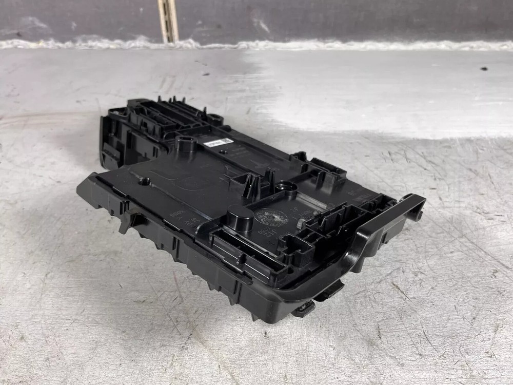 ⭕20-24 Tesla Model Y Right Low Voltage Controller Electronic Module 1657650-00-C