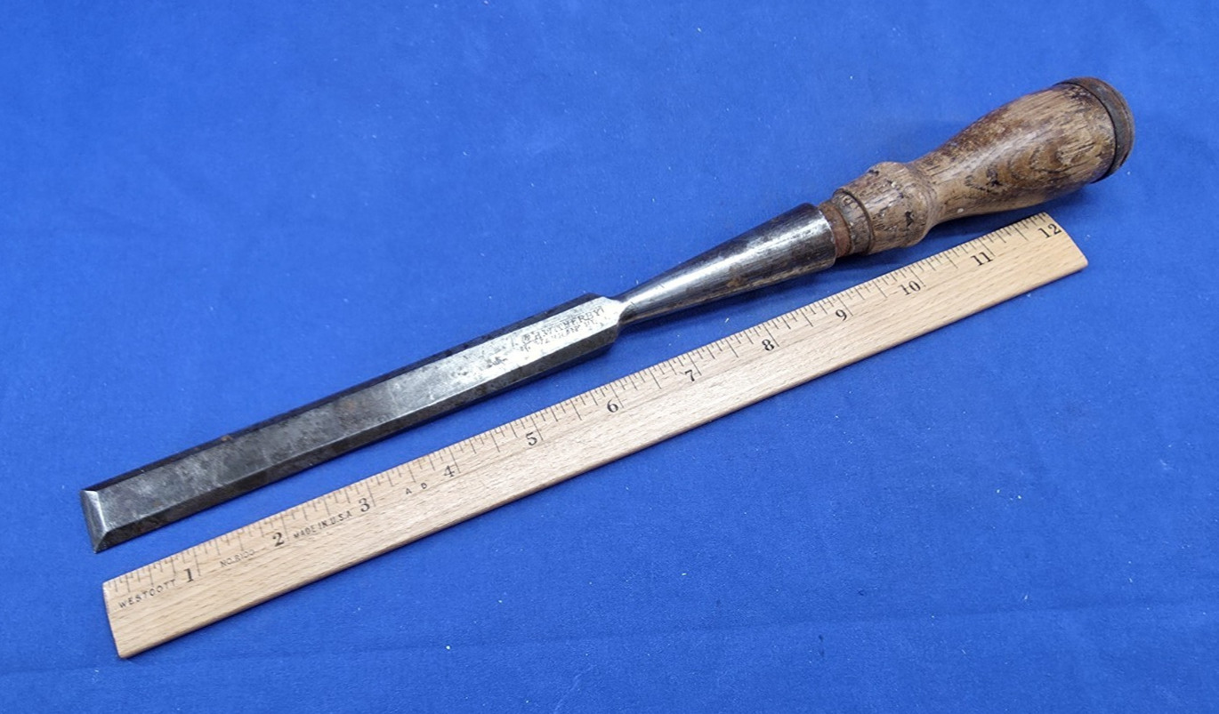 Vintage TH Witherby 3/4" Bevel Edge Socket Chisel