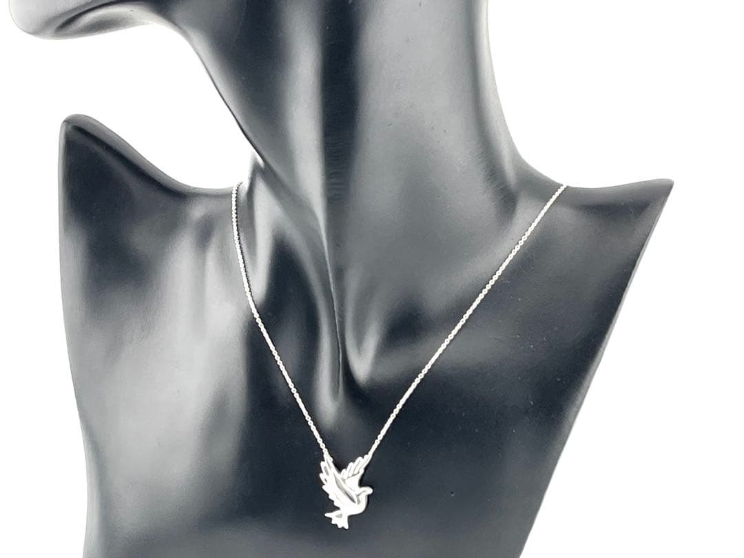 f088 Rare, excellent condition Tiffany & Co. Dove necklace, dove/bird design,