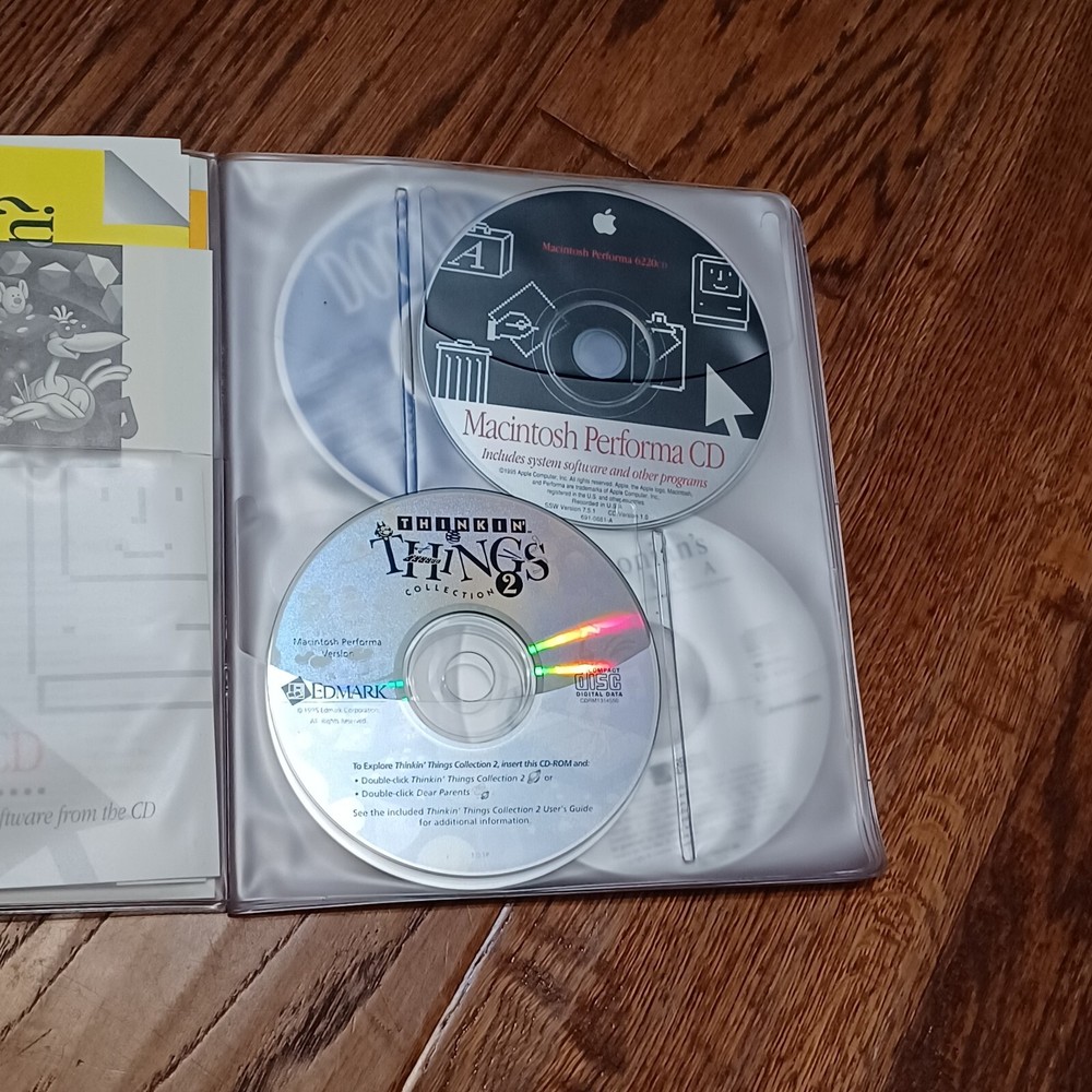 Vintage Lot Of Computer Programs, Booklets & softwares. Microsoft, Macintosh.