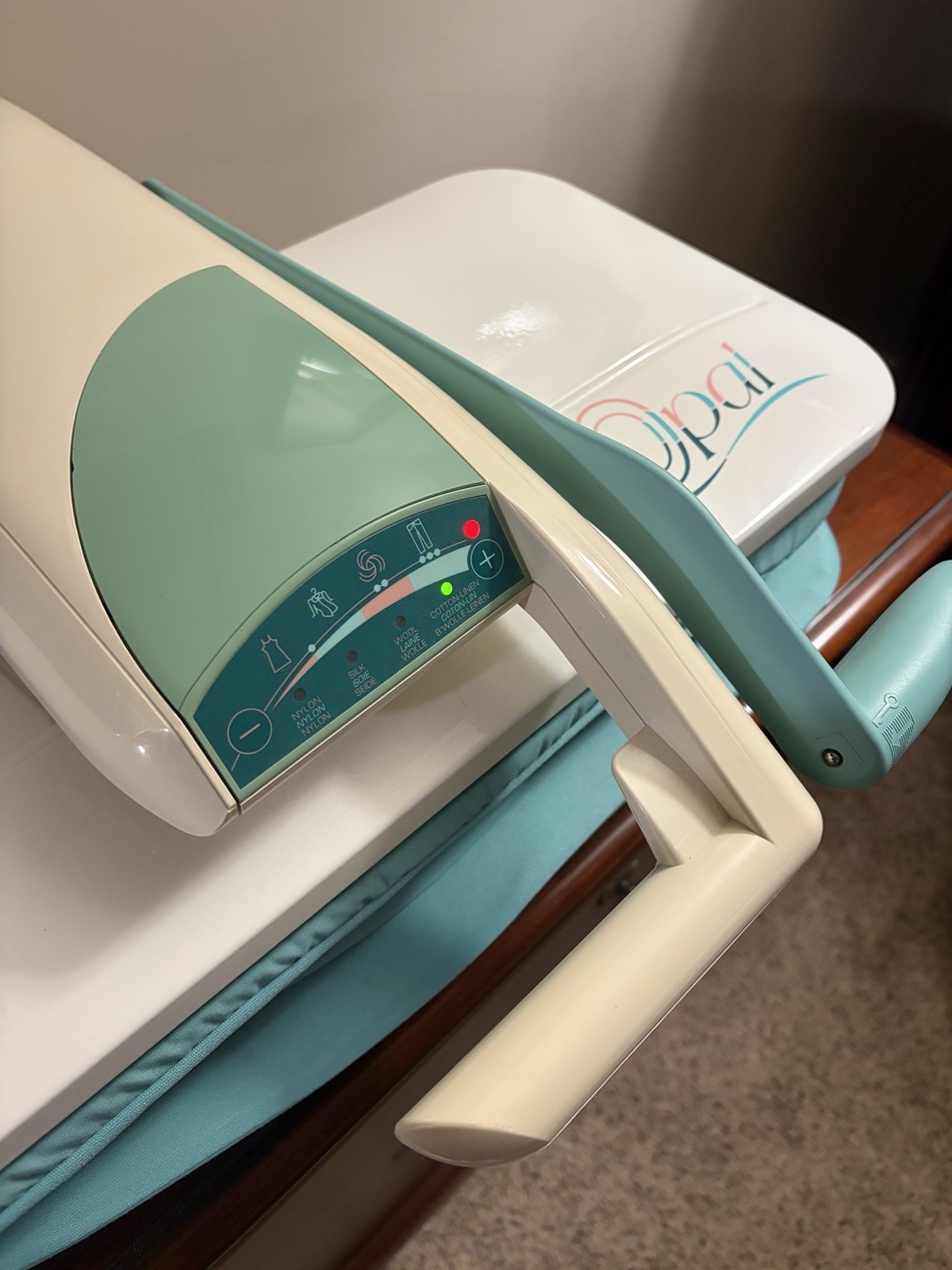 Elnapress Opal Professional Finish Swiss Ironing/Presser in Very Good Condition