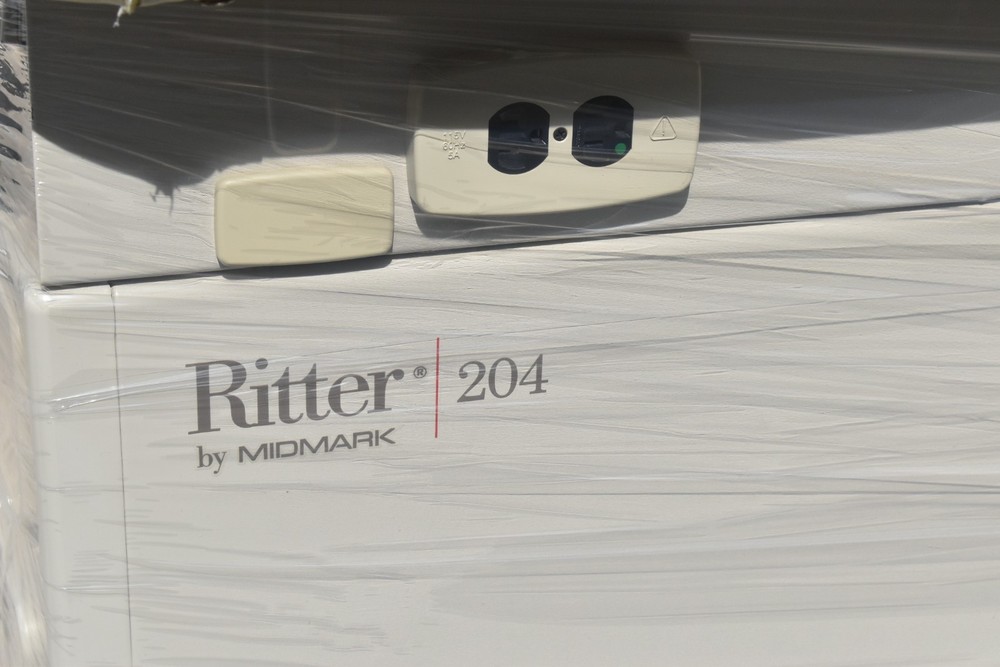 Ritter 204 Exam Table – Tan