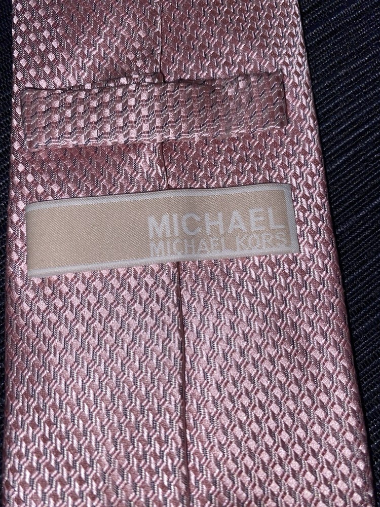 Michael Kors Solid Pink Silk Men's Necktie