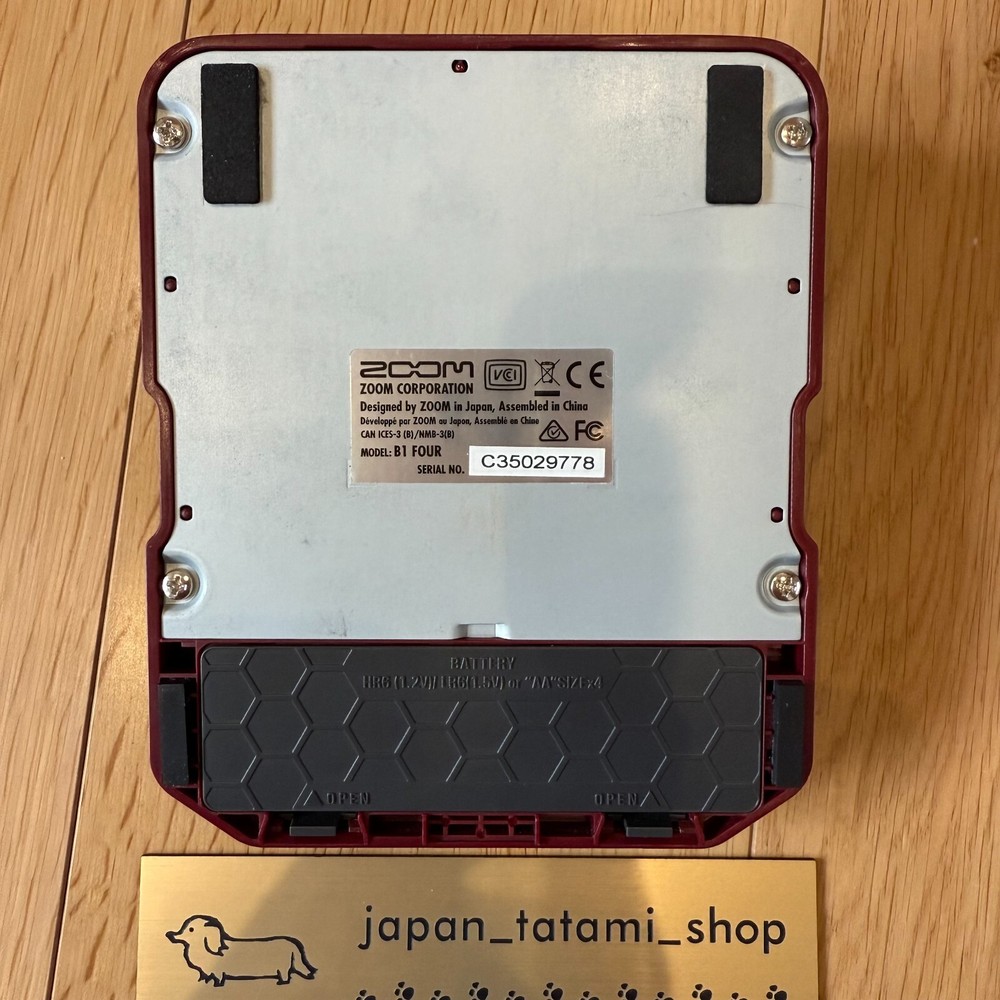 Zoom B1 Four Bass Multi-Effects Pedal Processor Red 9 Amp Models 60 EffectsOpens