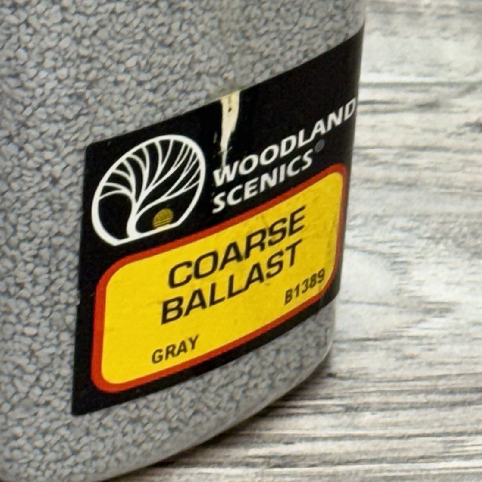 Gray Coarse Ballast Shaker Woodland Scenics B1389 57.7 cu in (945 cu cm)