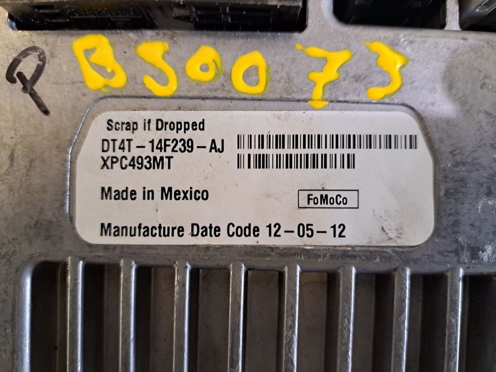 2012-2014 Ford Edge Front Center Dash Mounted 8" Touch Screen