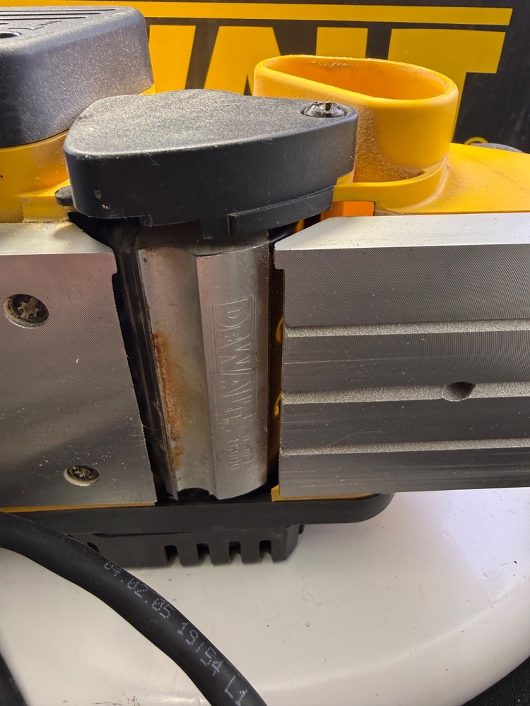 Dewalt DW680 2.5mm Electric Corded Planer w/ Case