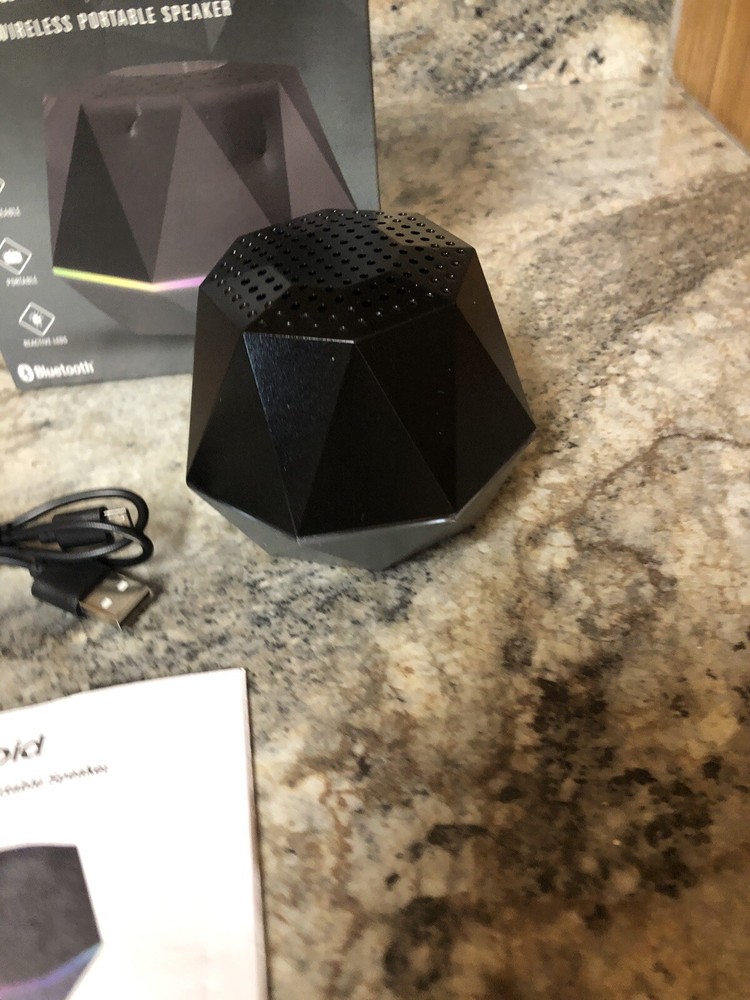 Open Box Polaroid Gem Cut Wireless Rechargeable Portable Speaker