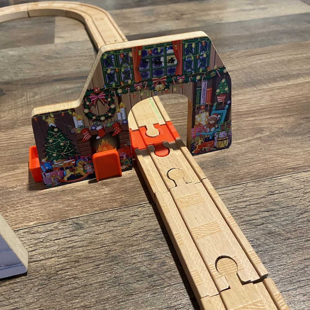 Santa's Workshop express Thomas the Train christmas set - Read