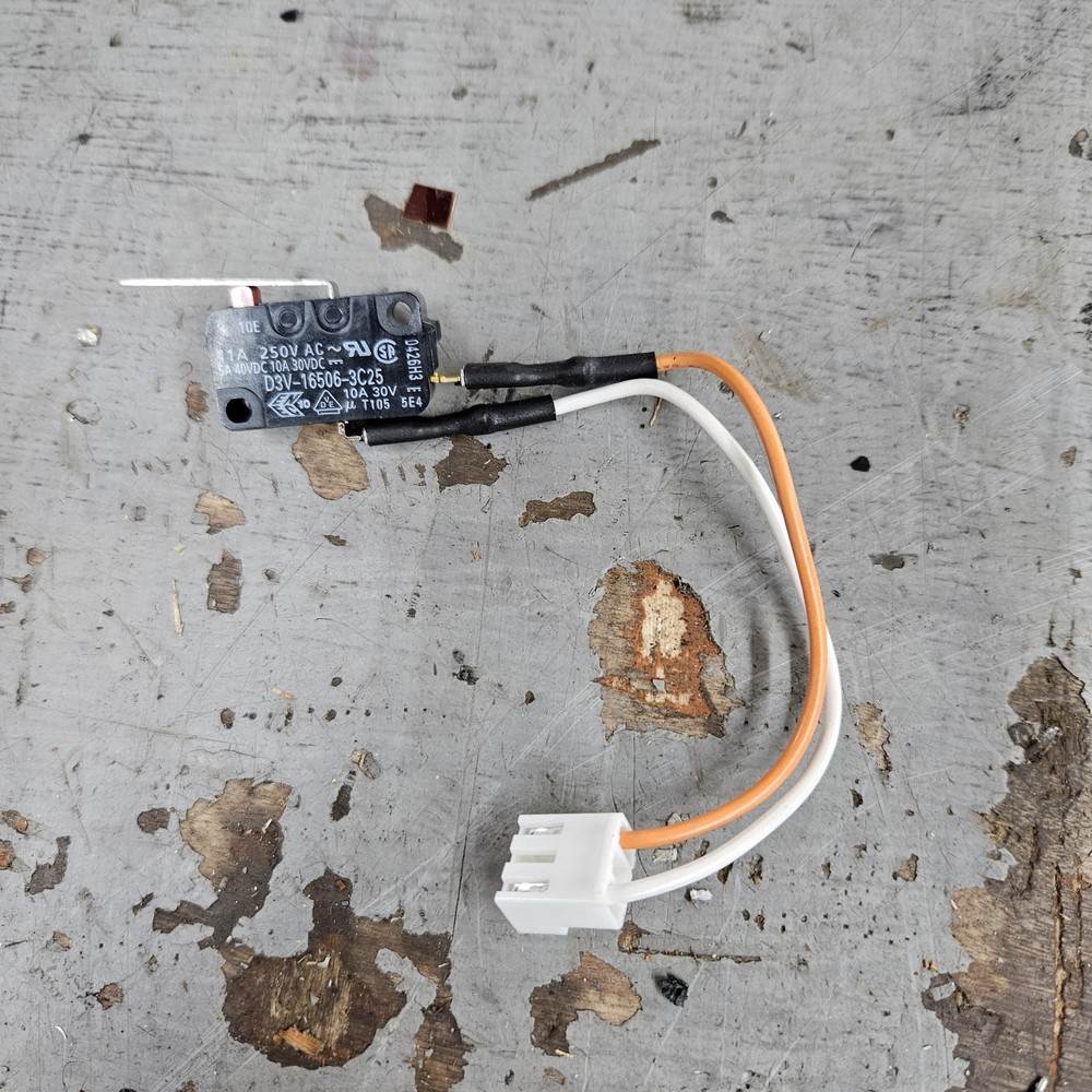 Micro Switch Omron #D3V-16506-3C25 WITH CONNECTOR