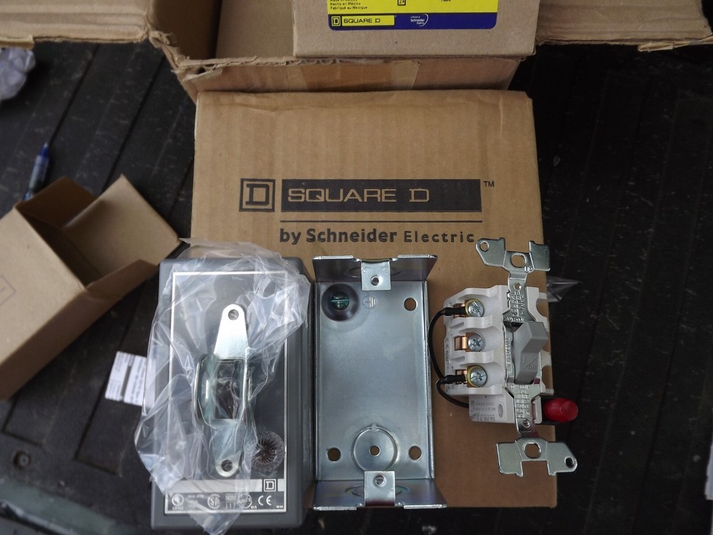 2510KG2B 3 pole Square D Manual Motor Starter toggle switch W/PILOT LIGHT