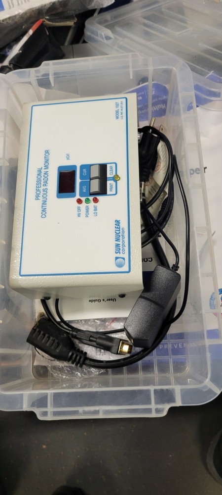 2 Sun Nuclear Model 1027 RADON TESTERS With Stand Power Supply Software