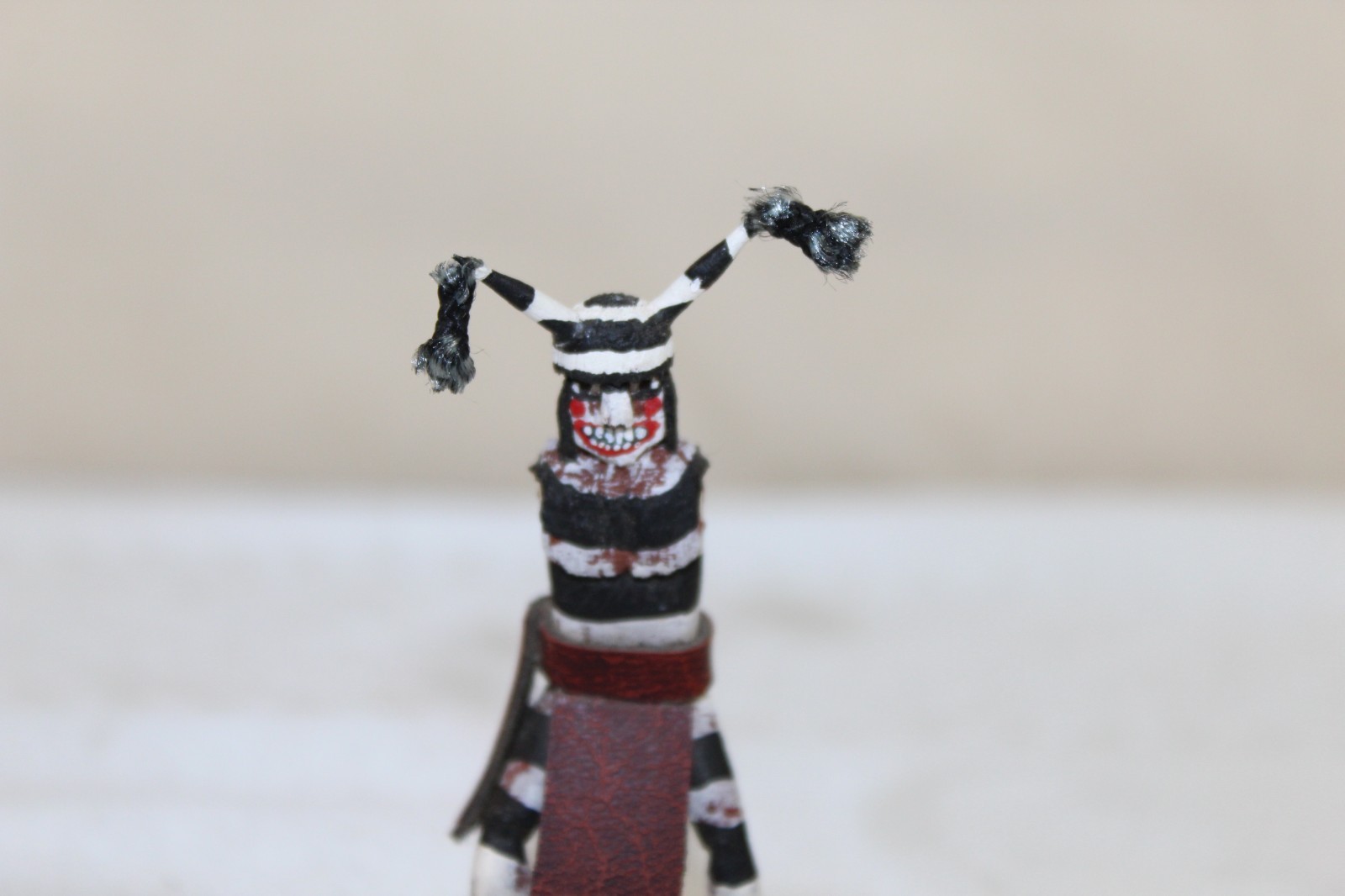 Vintage Hopi Pueblo 3.25" Kachina Doll Hopi Clown Koshare Signed Missing Arms