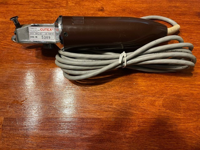 Cutex-Brown Mini Rotary Blade Fabric Cutting Machine, Octagonal