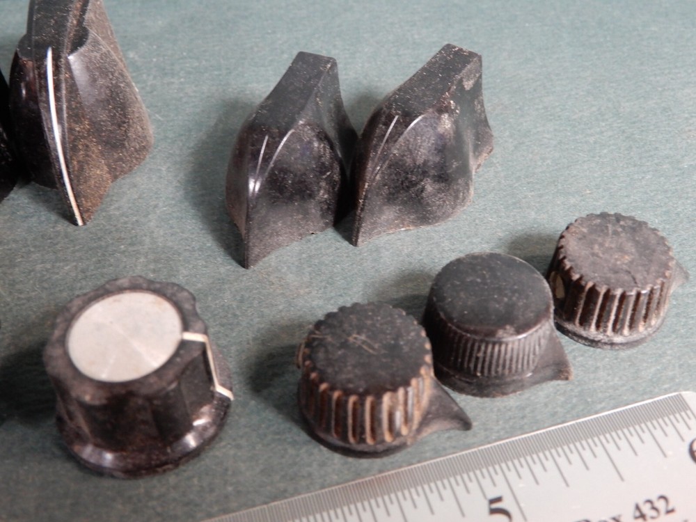 Daka-Ware (6) and Other Large Vintage Chicken Head Knobs Shown Plus Others