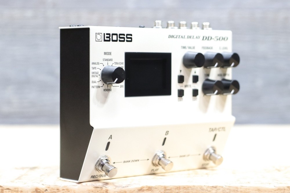 Boss DD-500 Digital Delay 12 Versatile Delay Modes with Looper Effect Pedal