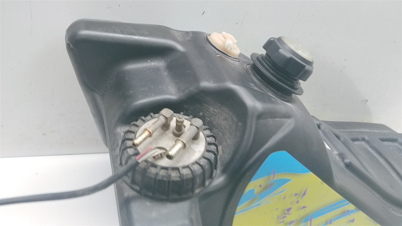 2011 Polaris Switchback Assault 800 Gas Tank w Fuel Pump & Gauge Cap 2521010