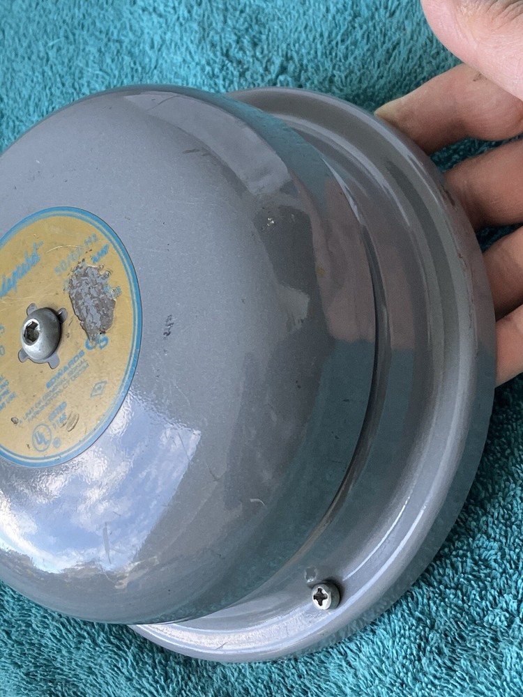 Edward’s Adaptable Signaling Alarm School Bell