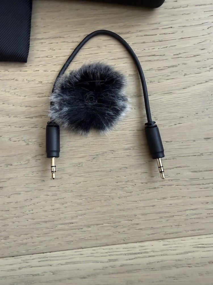 DJI Mic Wireless Microphone System - Accessories Shown Included