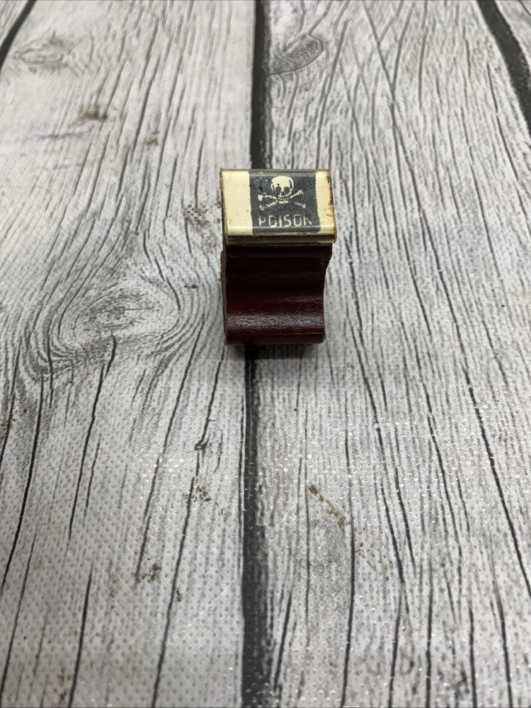 VINTAGE POISON ☠️ Stamper Puncher