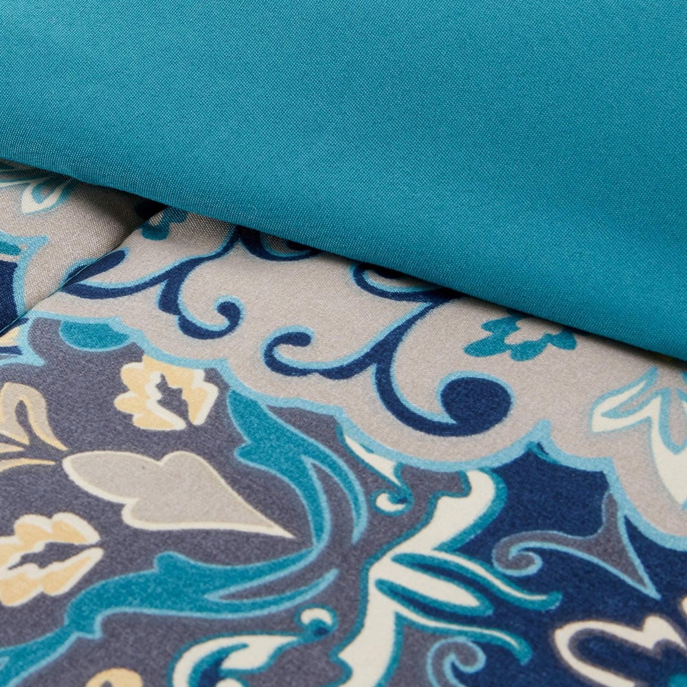 Modern Threads 6-Piece Printed Reversible Complete Bed Set Granada Twin