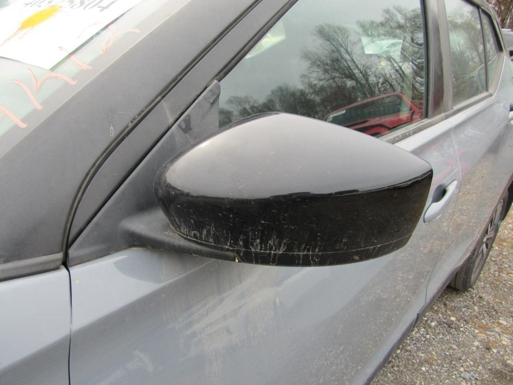 KICKS 2021 Glove Box 1009785