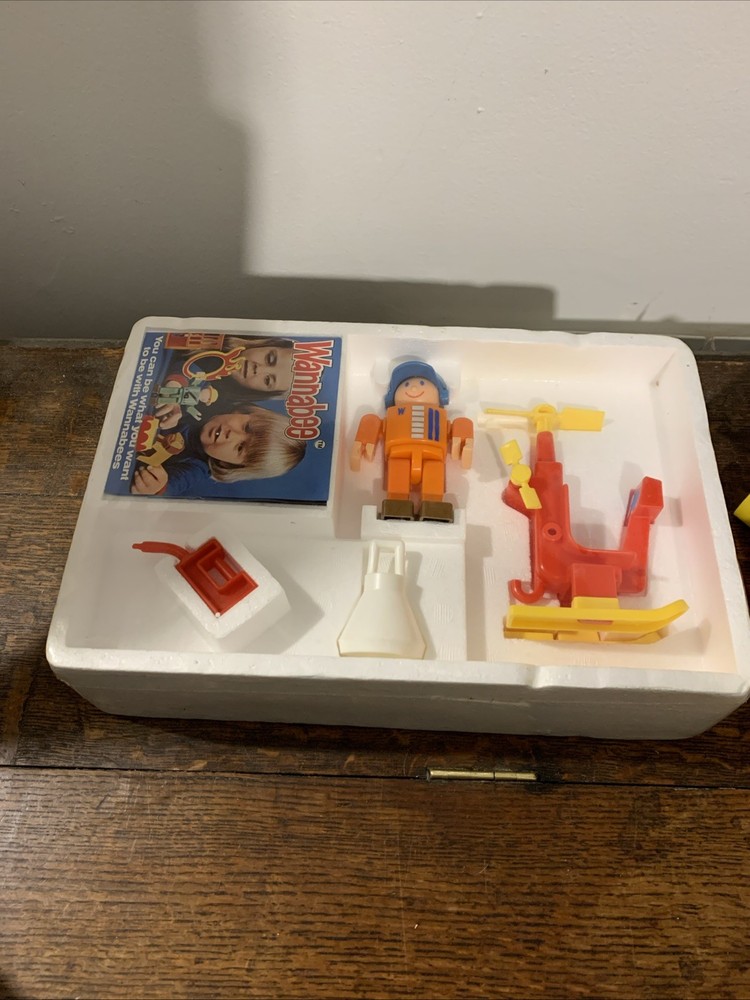 Vintage Wannabee Pilot And Additional Figures