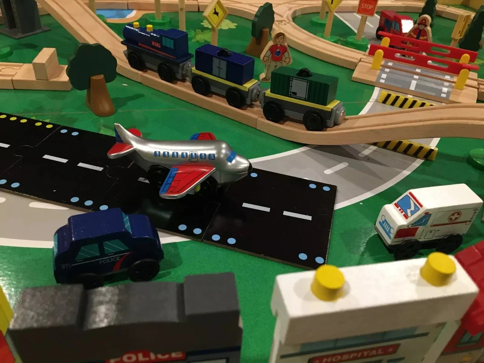 Kid's Wood Play Railway Train Table Set 120 Pc Brio Thomas & Friends Compatible