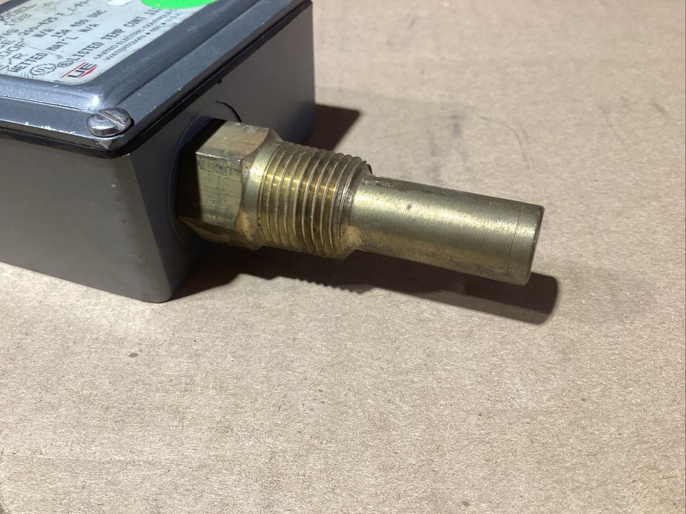 United Electric Differential Pressure Switch C7-108