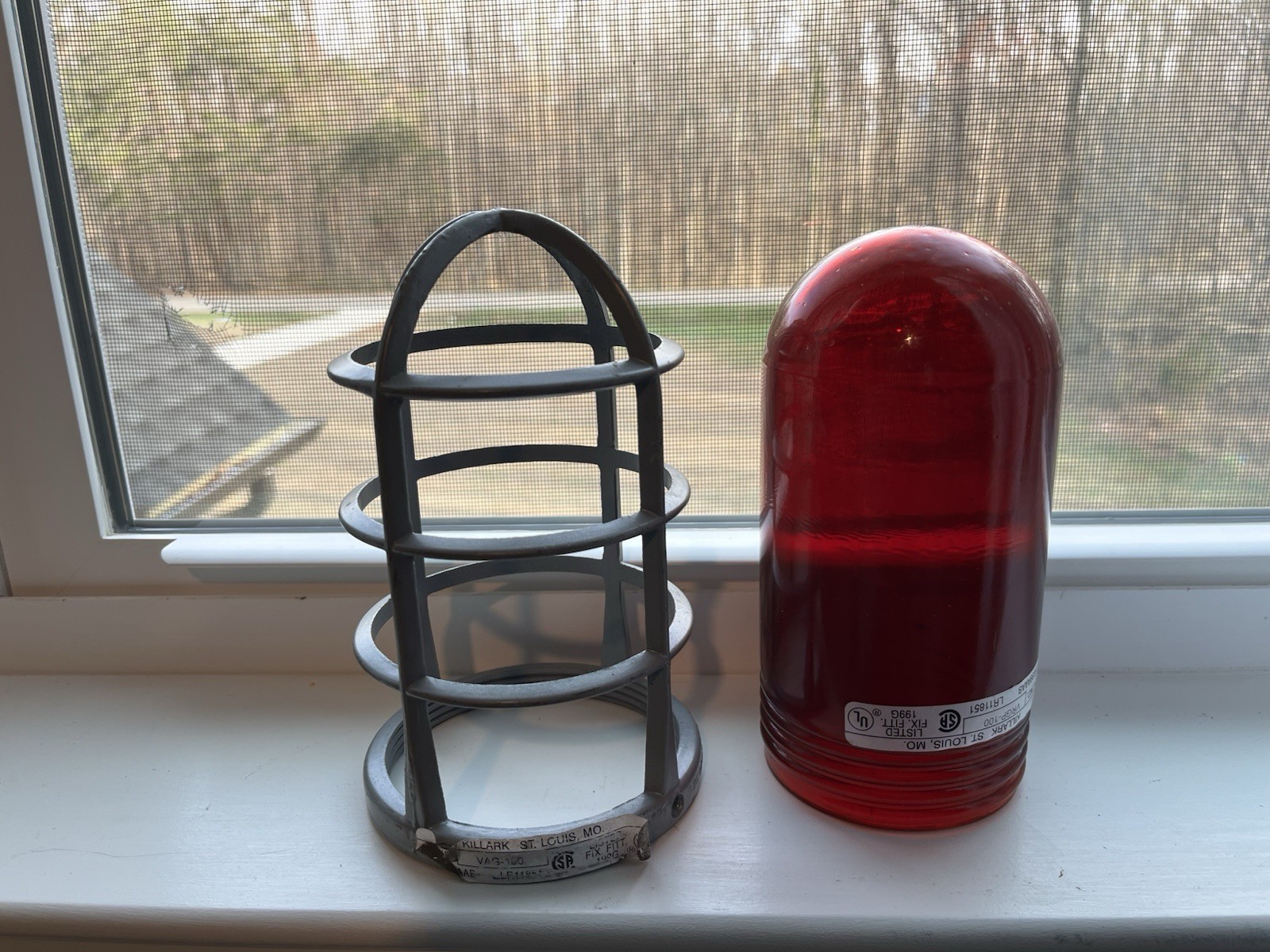 Vintage KILLARK VAG-100 ELECTRIC EXPLOSION PROOF LIGHT FIXTURE W/CAGE INDUSTRIAL