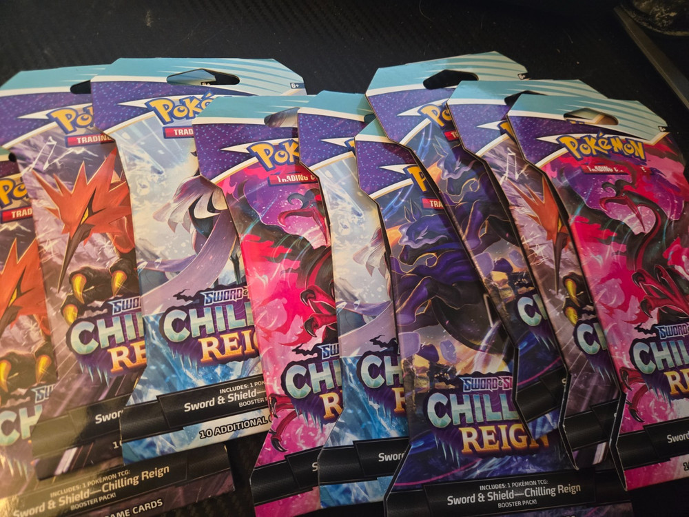 Pokemon Sword & Shield Chilling Reign Booster Pack