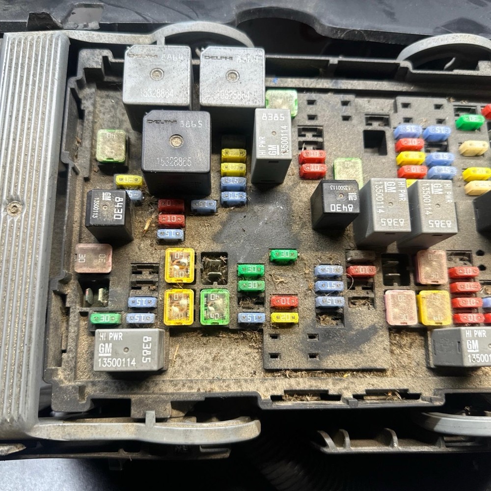 Chevy Silverado 2008 fuse box relay module 12v (.2)