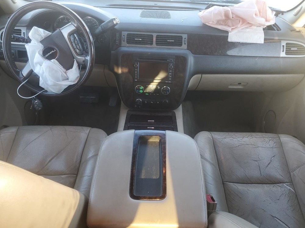 Passenger Right Front Spindle/Knuckle Fits 07-14 ESCALADE 2521984