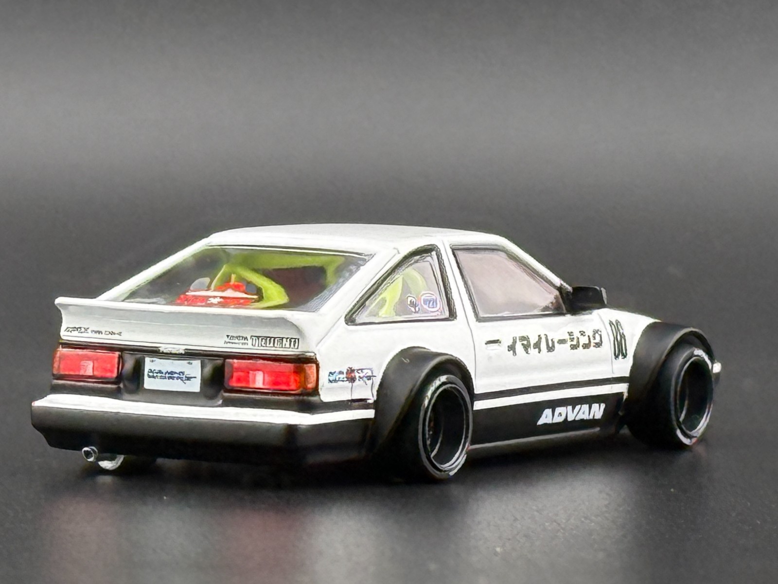 Kaido House x Mini GT Toyota AE86 Sprinter Trueno Kaido Street V1 #180 1/64