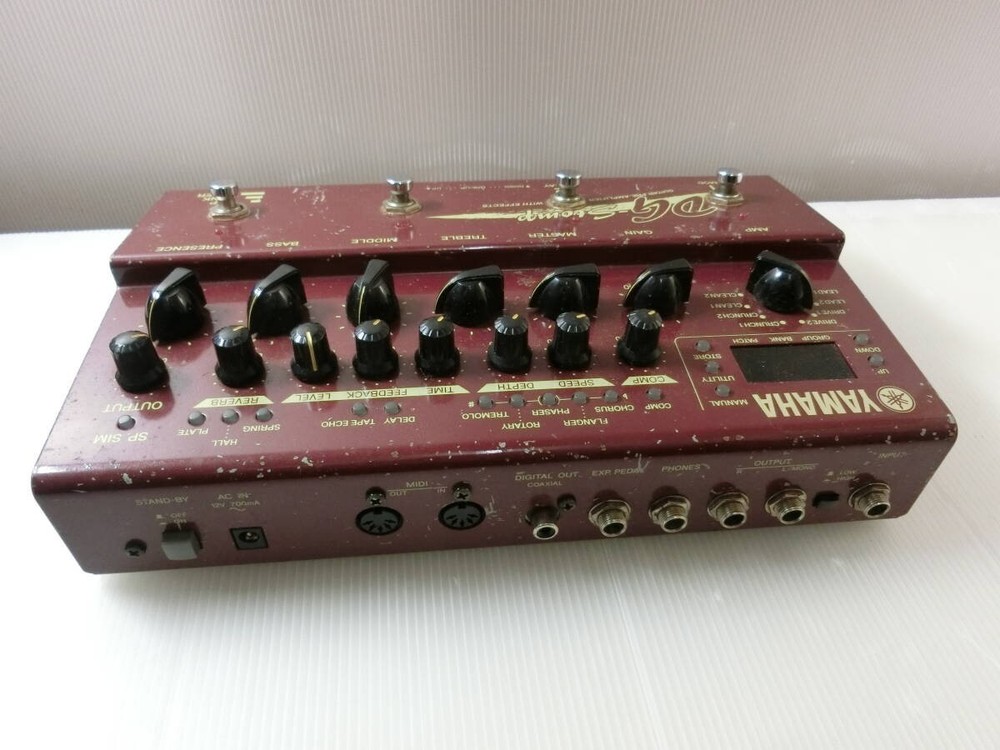 YAMAHA DG STOMP Multi Effects Pedal Guitar Pre Amplifier