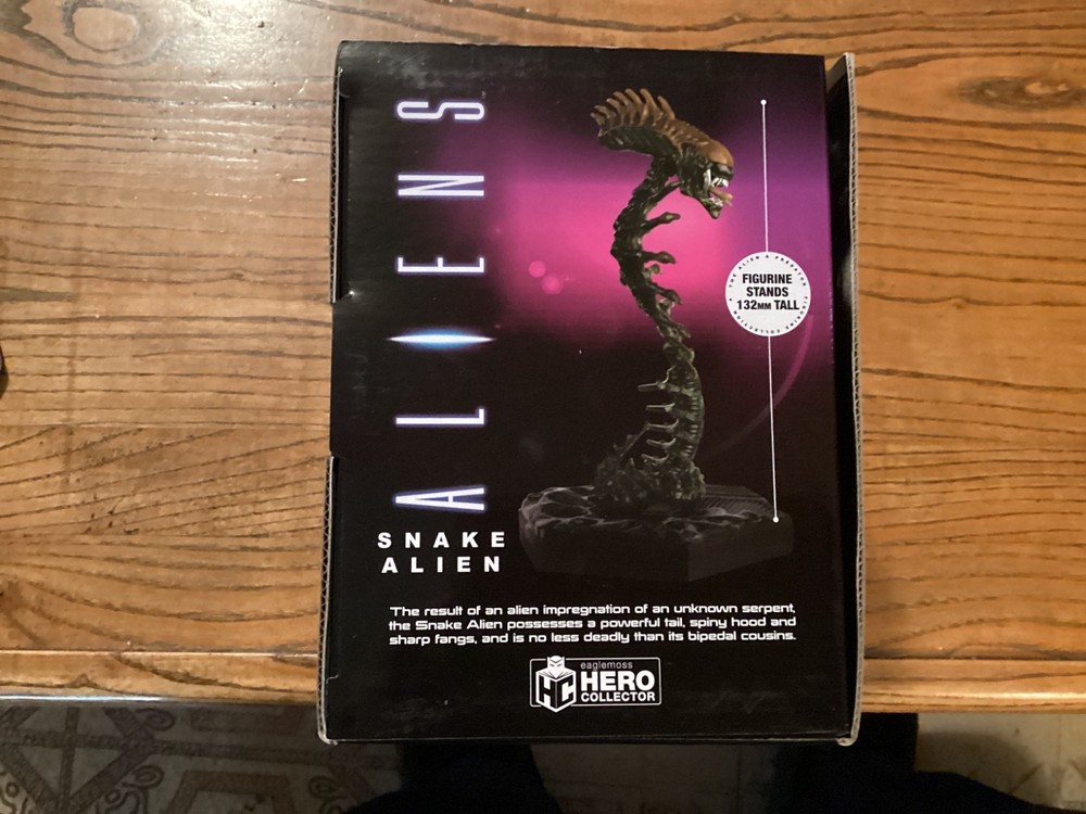 Eaglemoss Collection Alien Retro Collection: mantis & snake Alien Figures