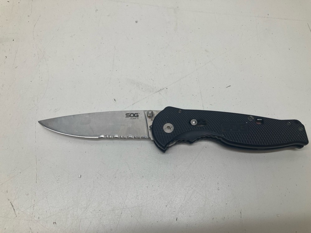 SOG FLASH II SPRING ASSIST HALF SERRATED (P28013431)