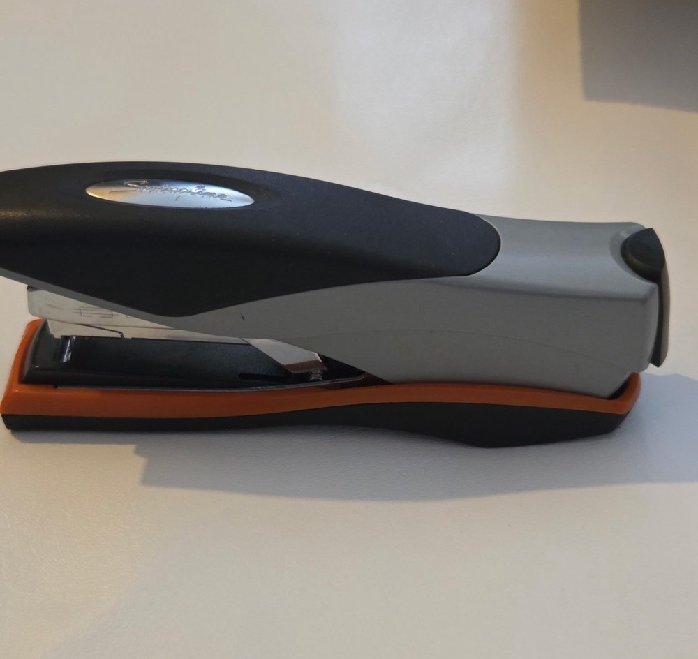 Swingline Optima Desktop Stapler 2-40 Sheet Capacity Model #8784x With Staples