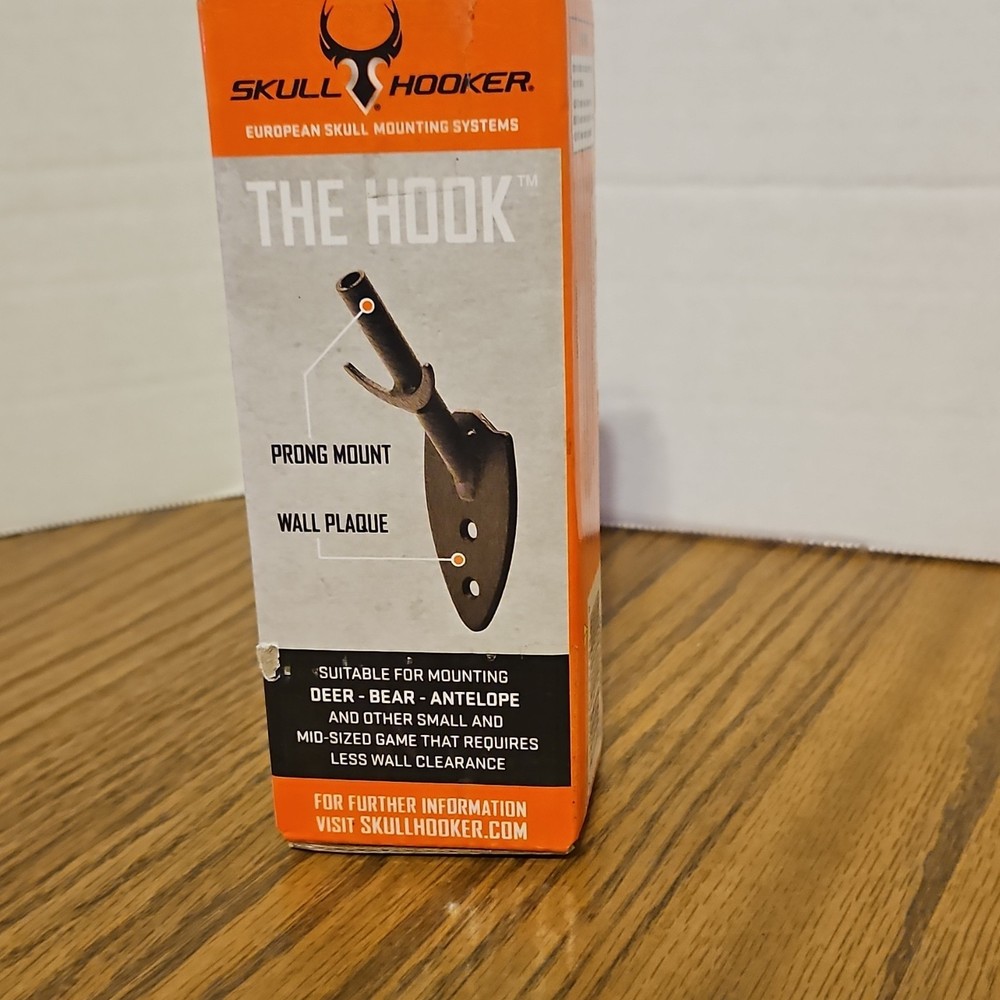 Skull Hooker Single Brown Skull Mount for Deer, Bear, Antelope, Small Game