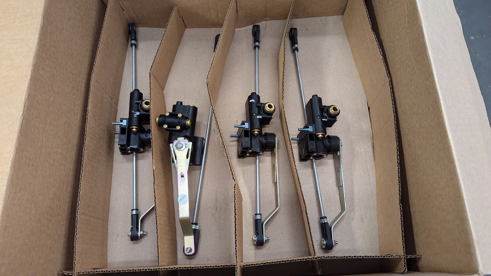 2607243C92 International Link Hadley Height Control Valve W/ Dump 2607243C93