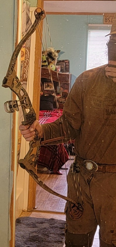 Fred Bear Code Compound Bow + Arrows and Case + QUICK shot Minty