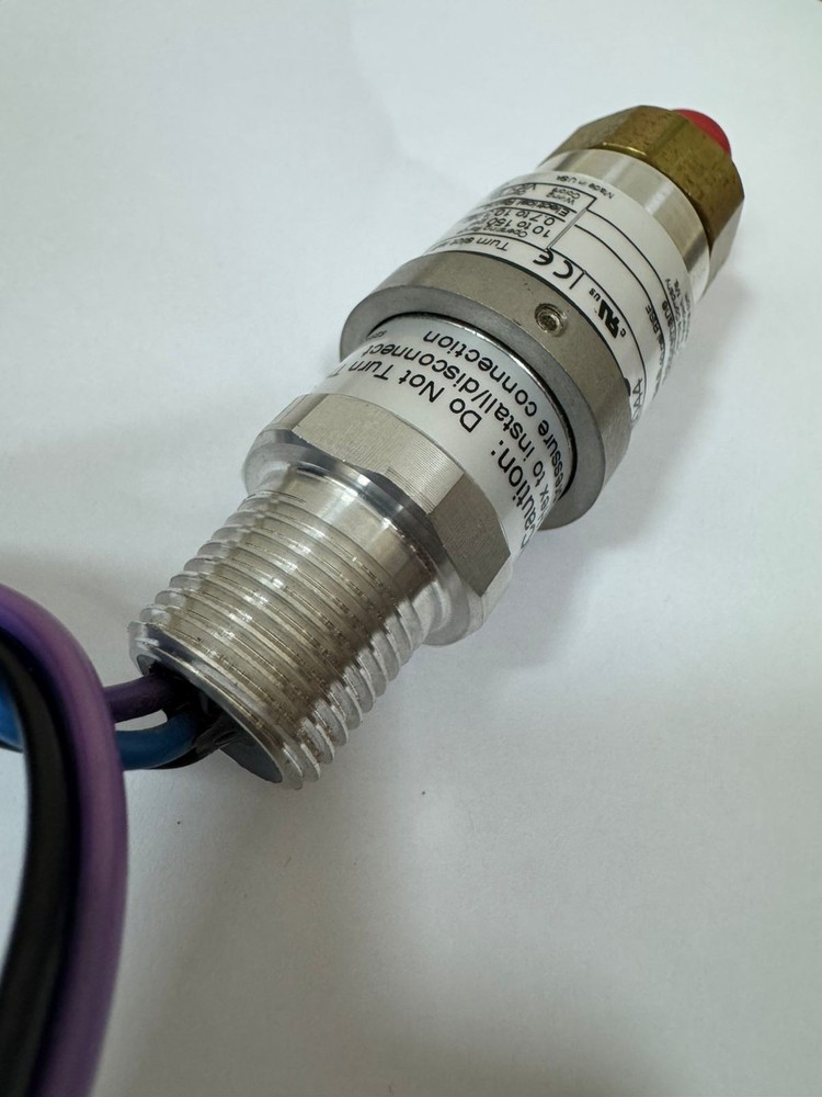 United Electric / Discharge Pressure Switch / 10-16044
